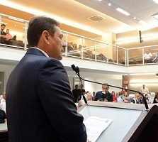 Descontos nos vencimentos para o parlamentar que faltar