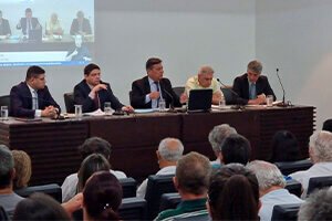 Vereador Sergio Santana promove audiência pública com a categoria dos Taxistas de Santos para tratar da transmissão do alvará de taxistas por sucessão