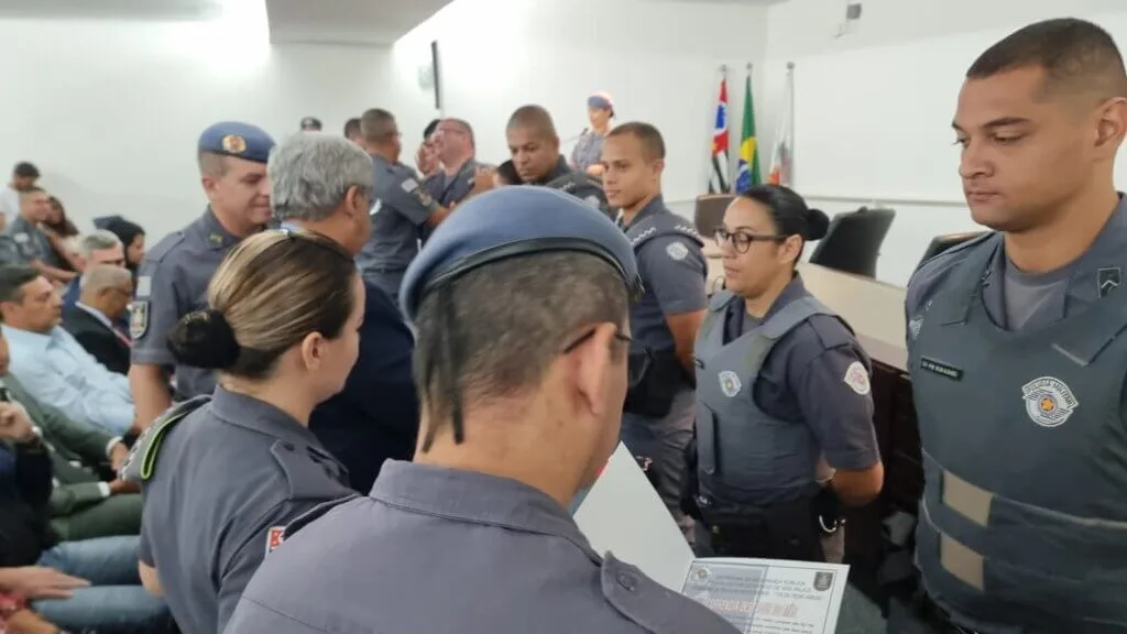 Vereador Sérgio Santana na solenidade de valorização dos policiais militares – Santos